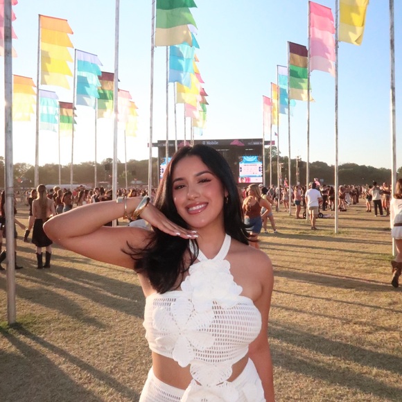 Meet your Posher, Annette - Picture 1 of 1